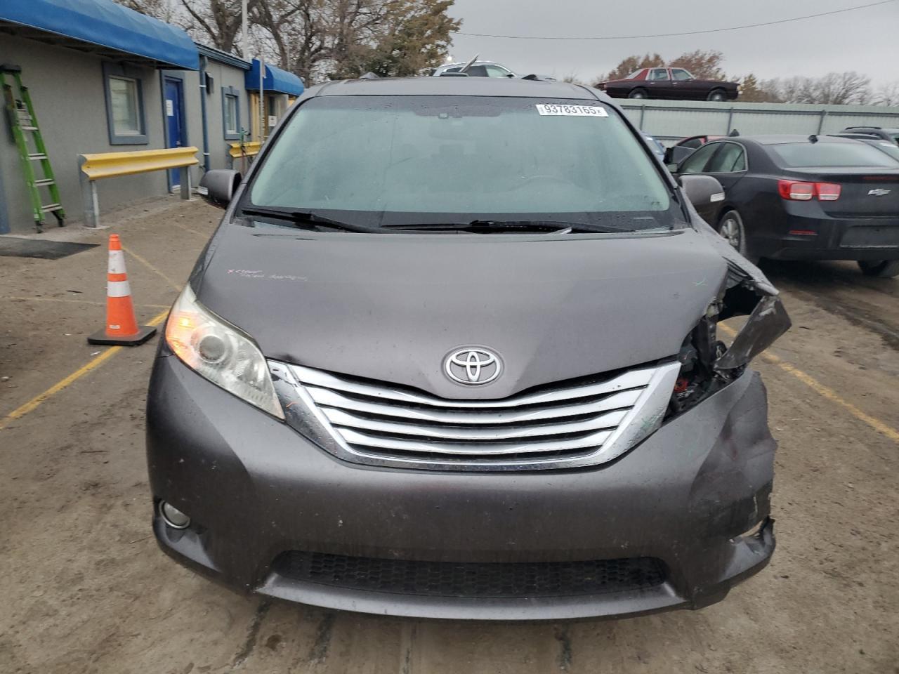 2013 TOYOTA SIENNA