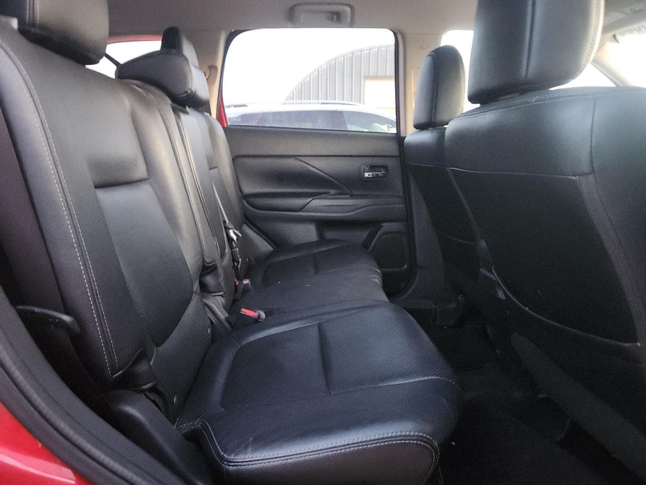 2016 MITSUBISHI outlander