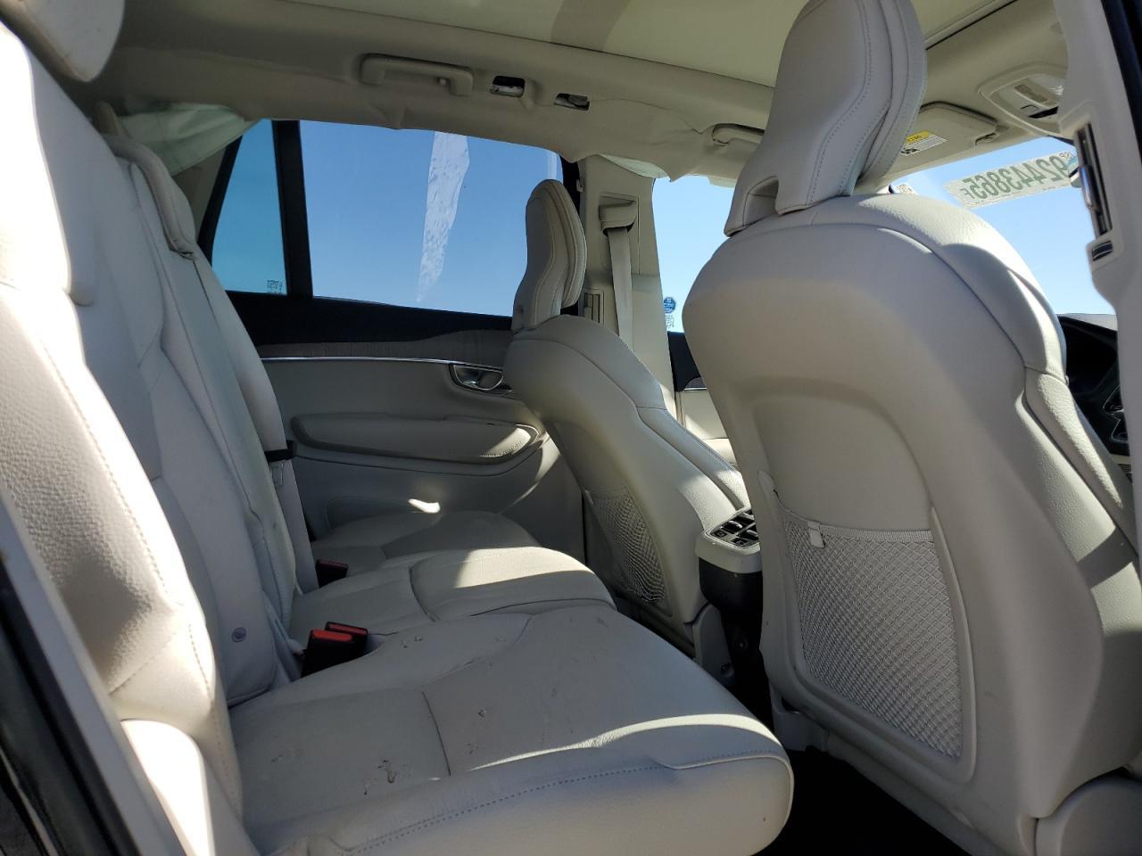 2023 VOLVO XC90