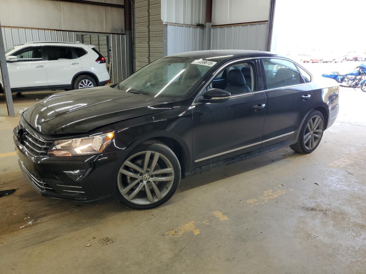 2016 VOLKSWAGEN Passat