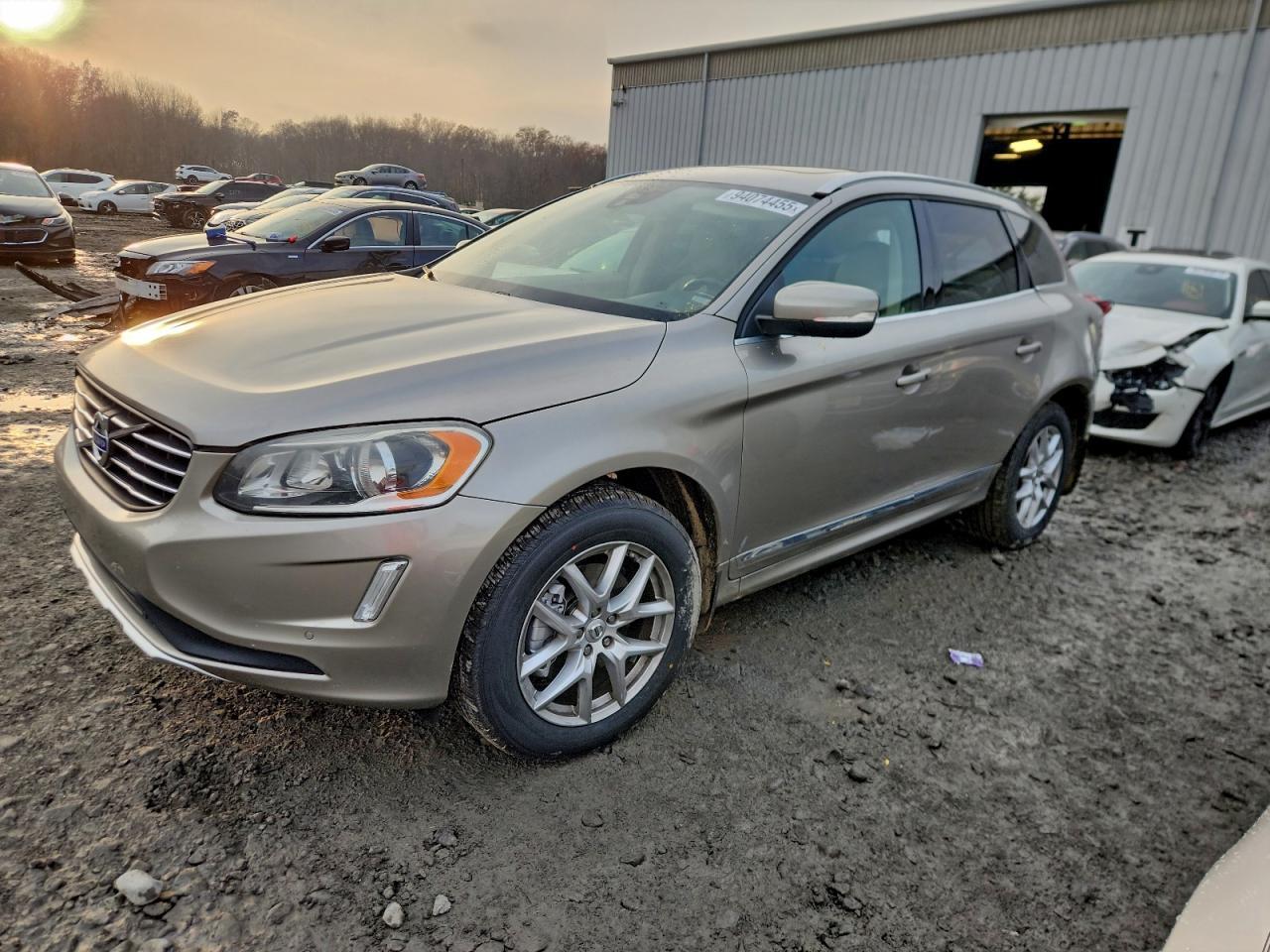 2015 VOLVO XC60