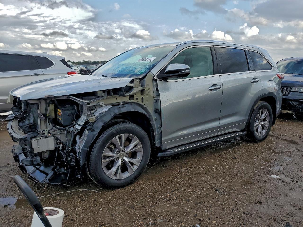 2015 TOYOTA HIGHLANDER