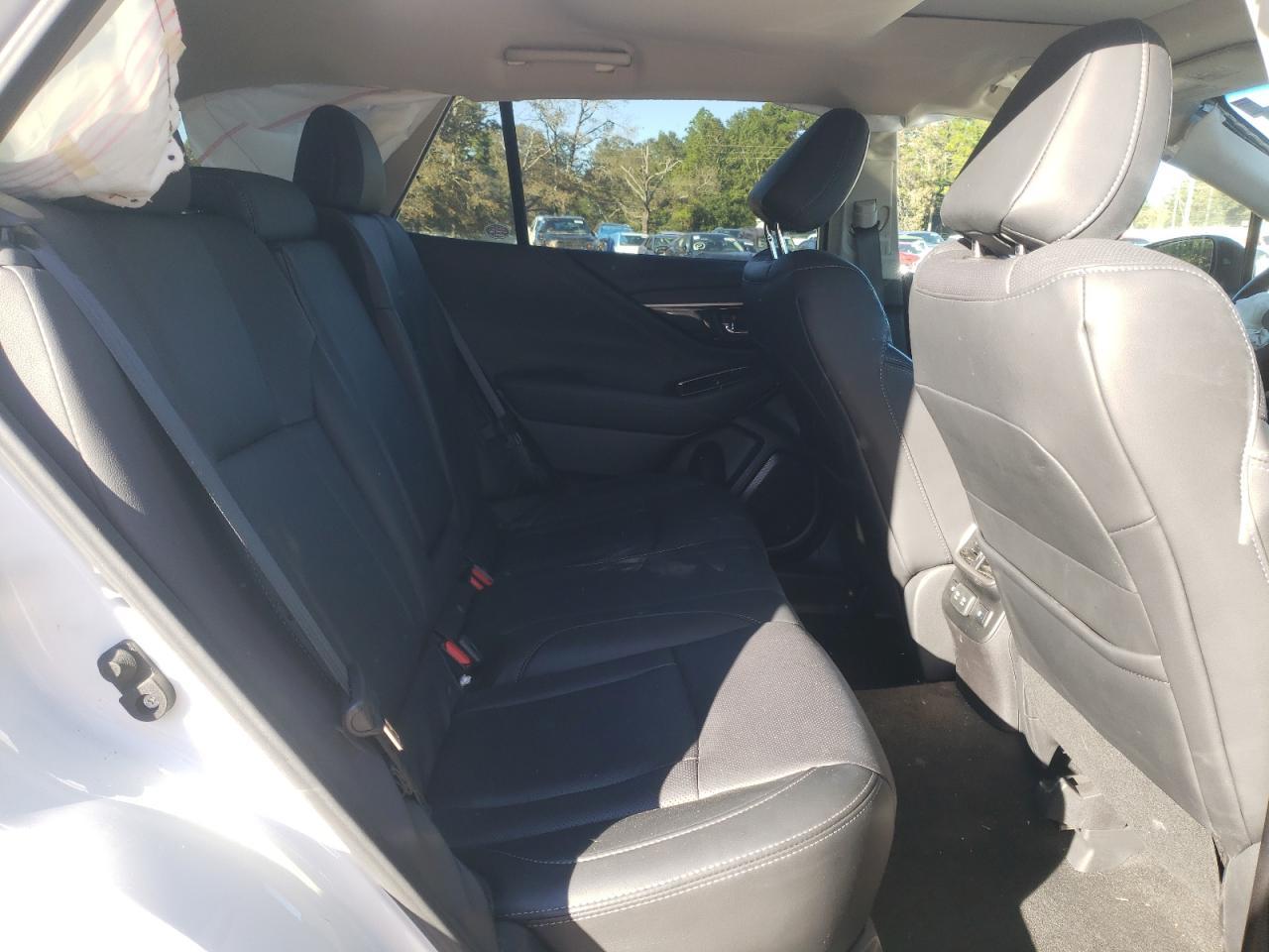 2020 SUBARU Outback