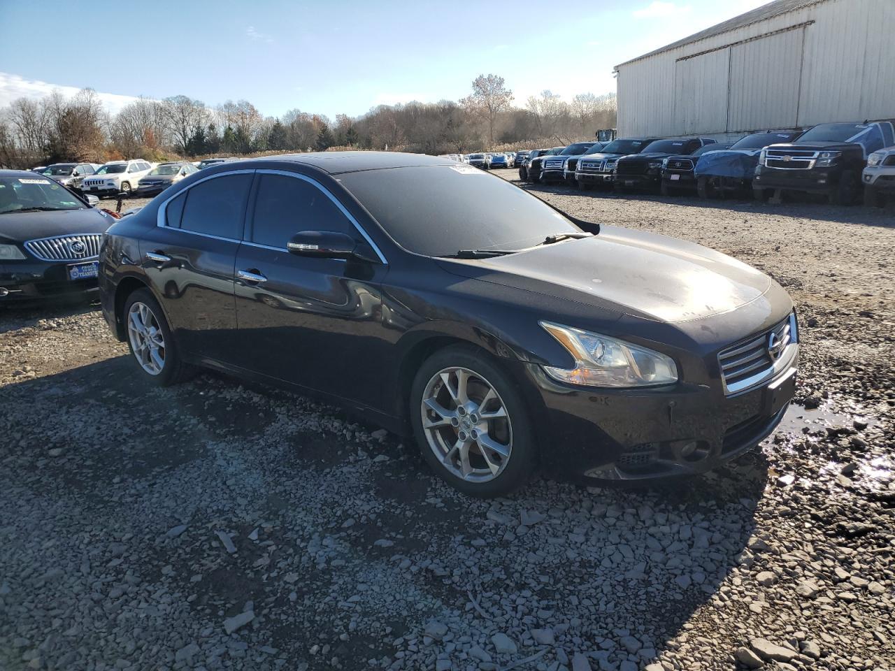 2014 NISSAN Maxima
