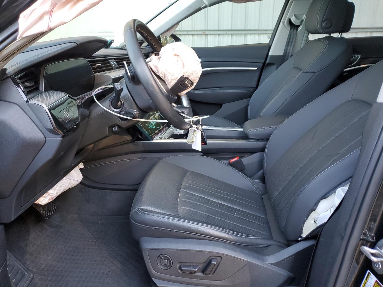 2024 AUDI Q8