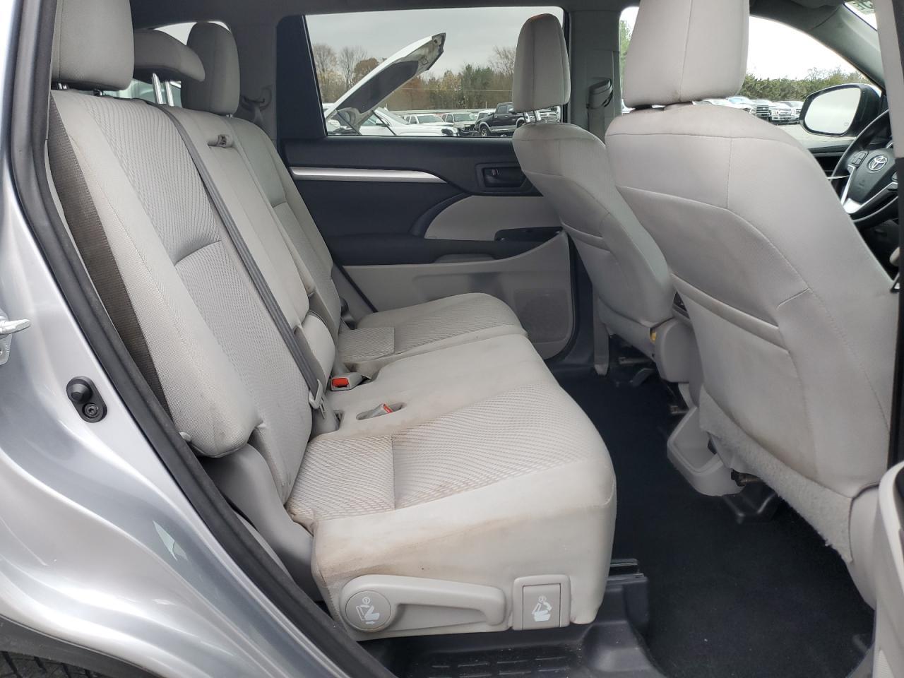 2016 TOYOTA HIGHLANDER
