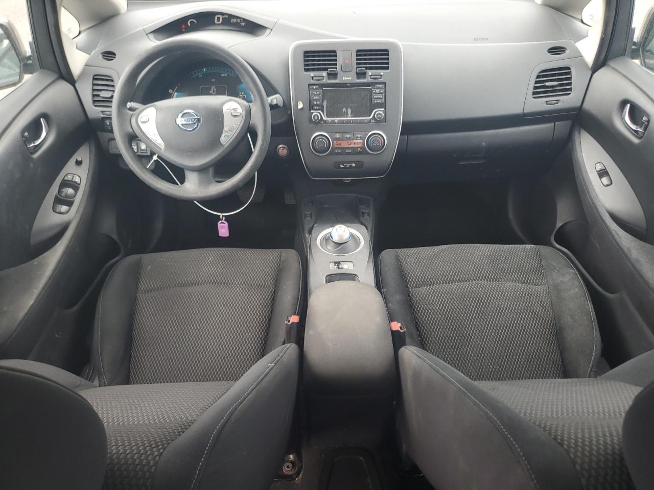 2017 NISSAN LEAF