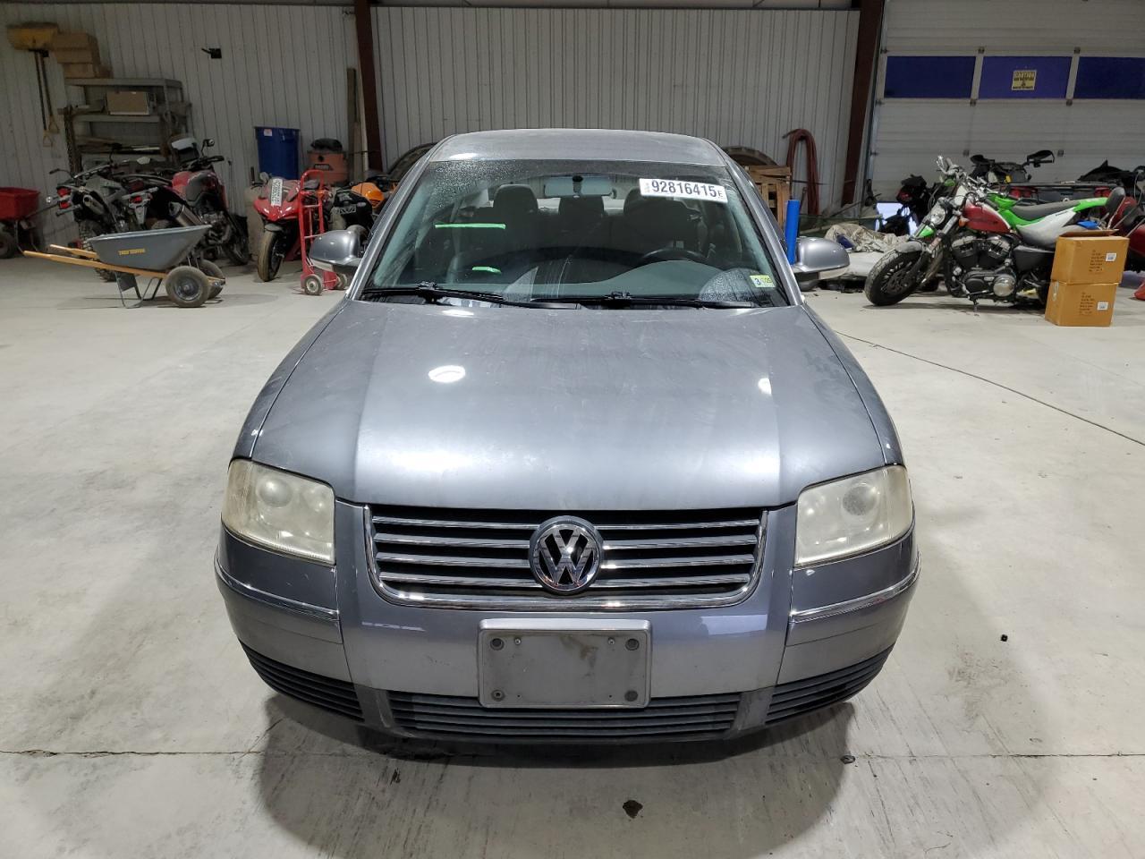 2005 VOLKSWAGEN Passat
