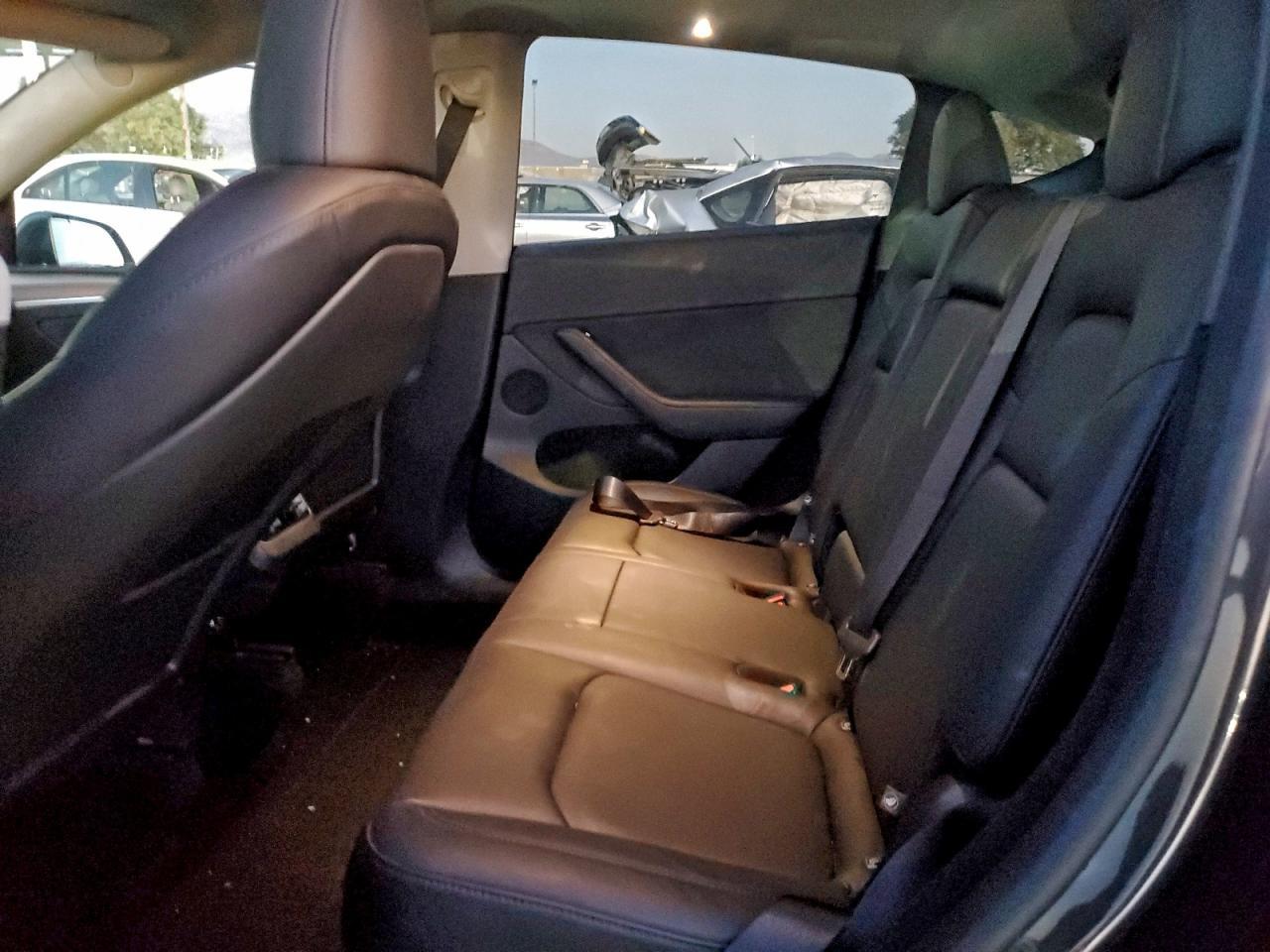 2025 TESLA MODEL Y