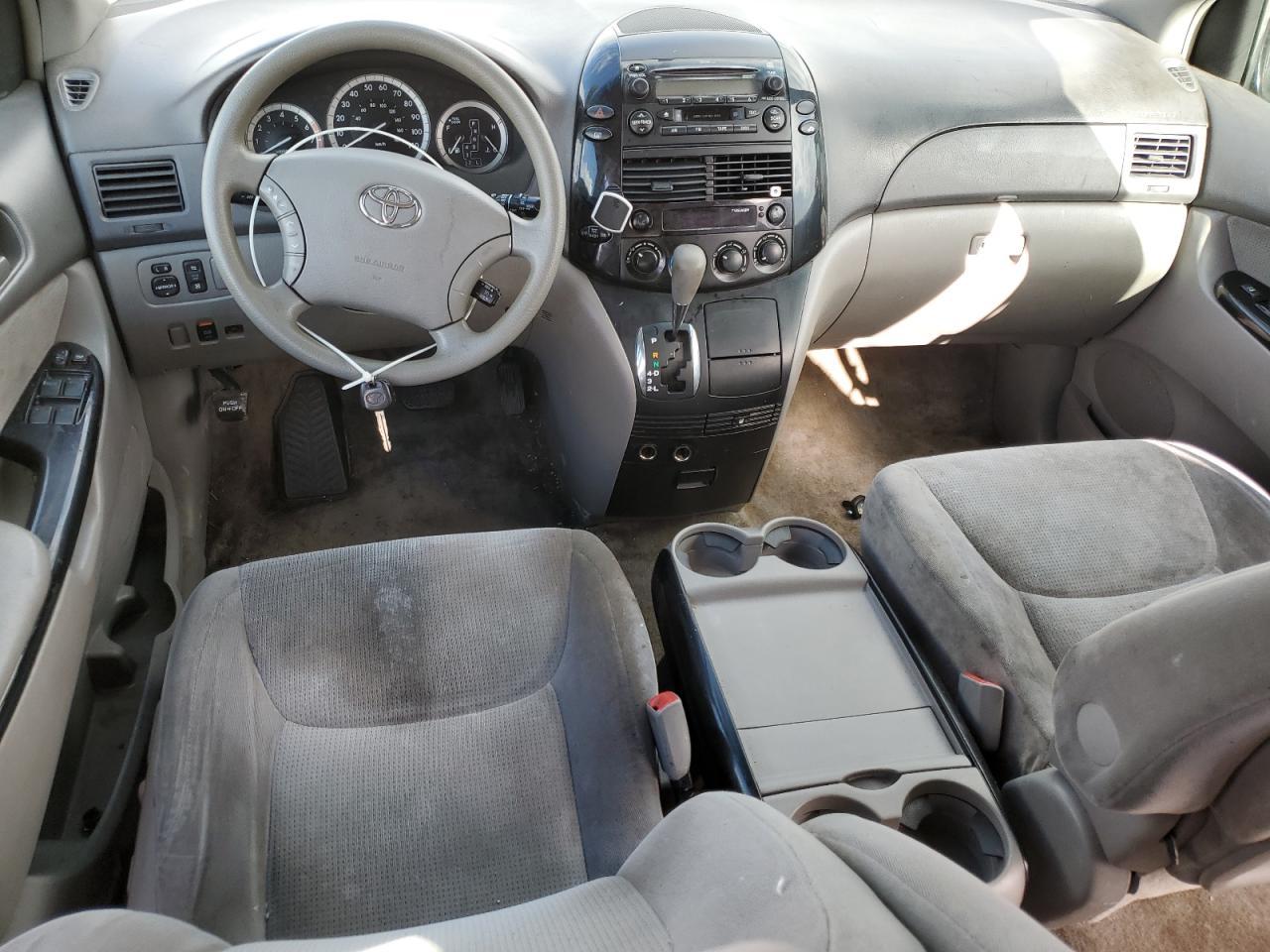 2005 TOYOTA SIENNA