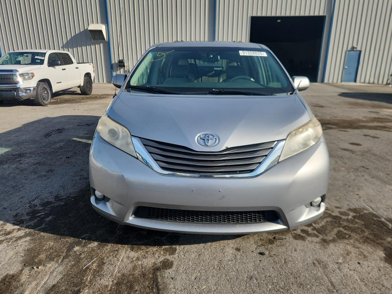 2014 TOYOTA SIENNA