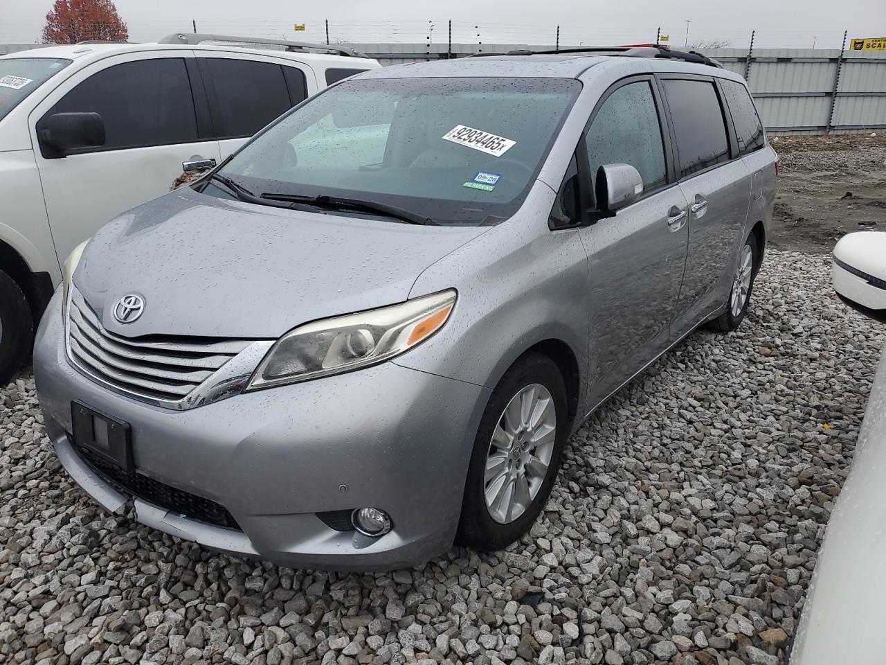 2015 TOYOTA SIENNA