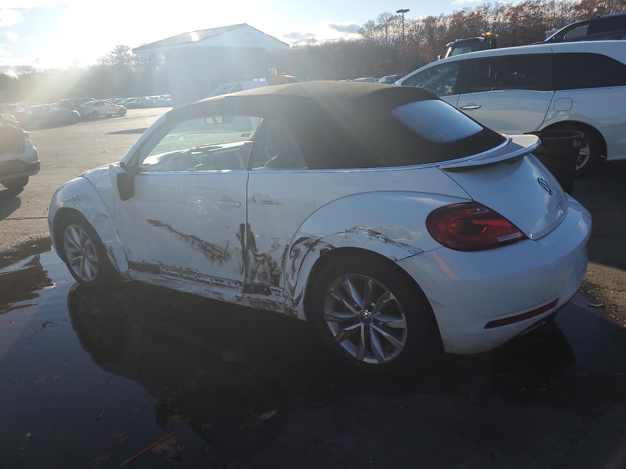 2017 VOLKSWAGEN Beetle