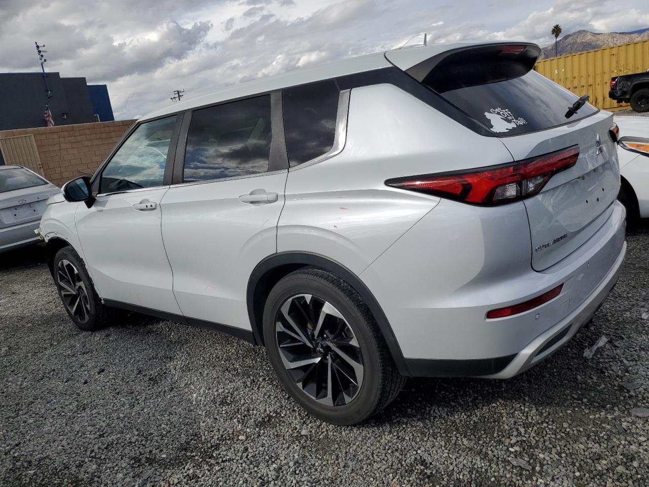 2022 MITSUBISHI outlander