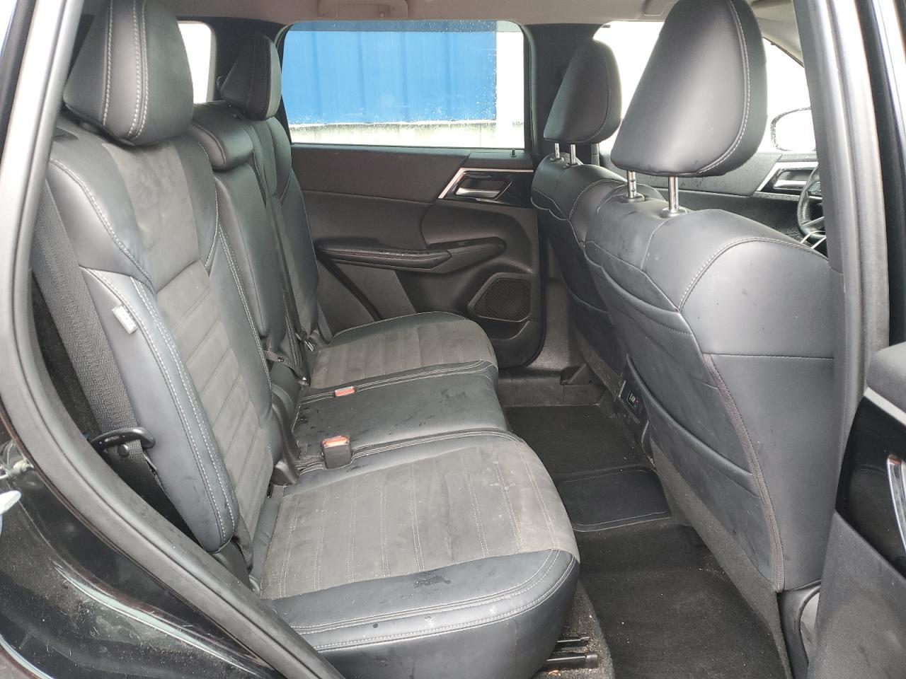2023 MITSUBISHI outlander