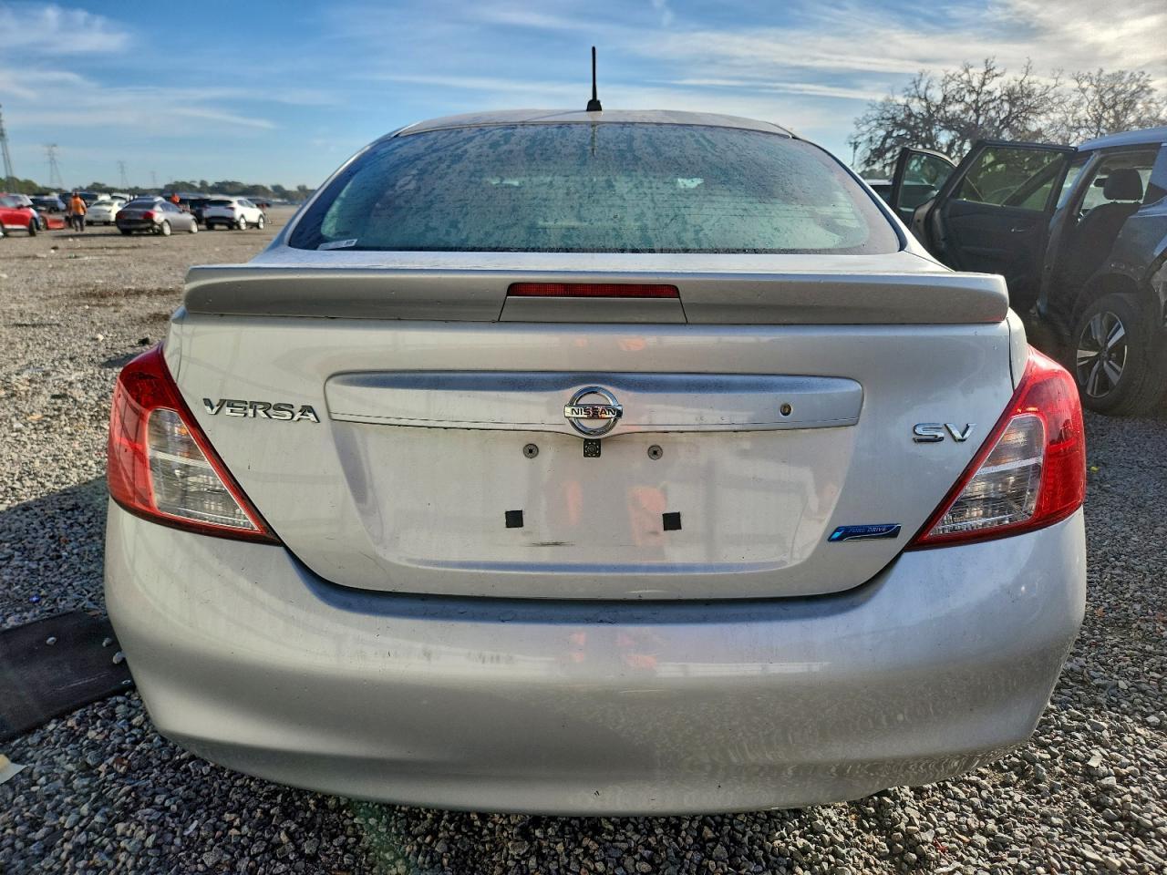 2014 NISSAN VERSA