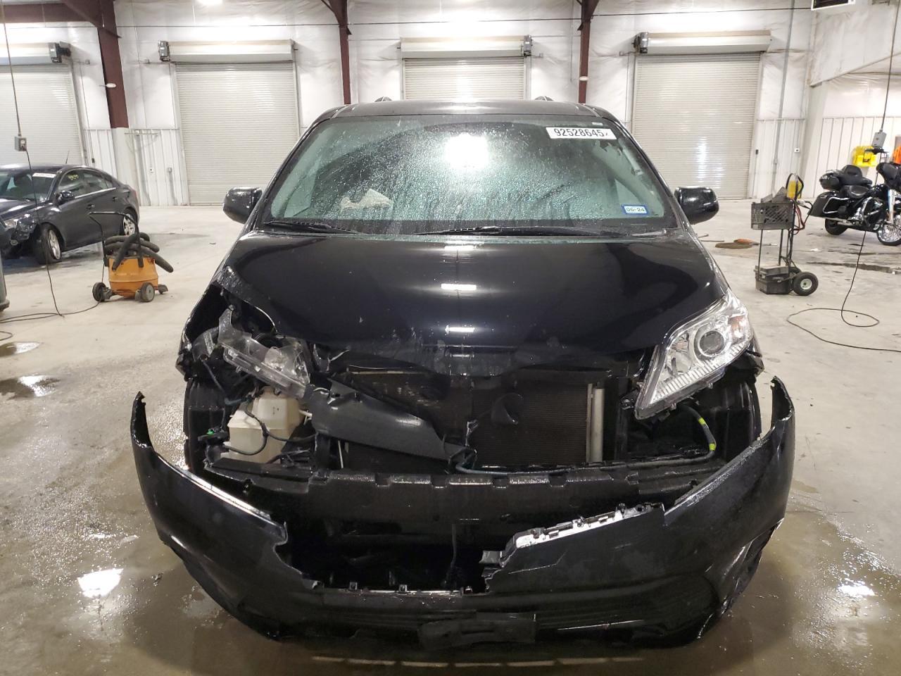 2019 TOYOTA SIENNA