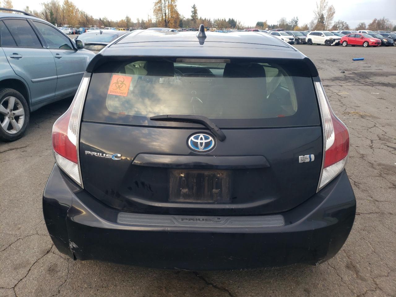 2016 TOYOTA Prius c