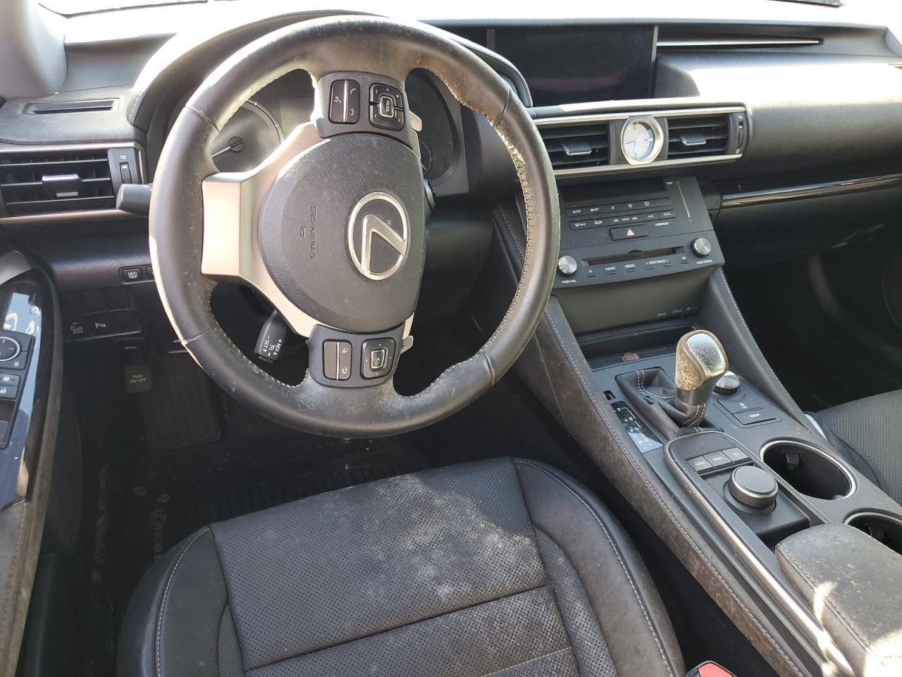 2017 LEXUS RC 200t