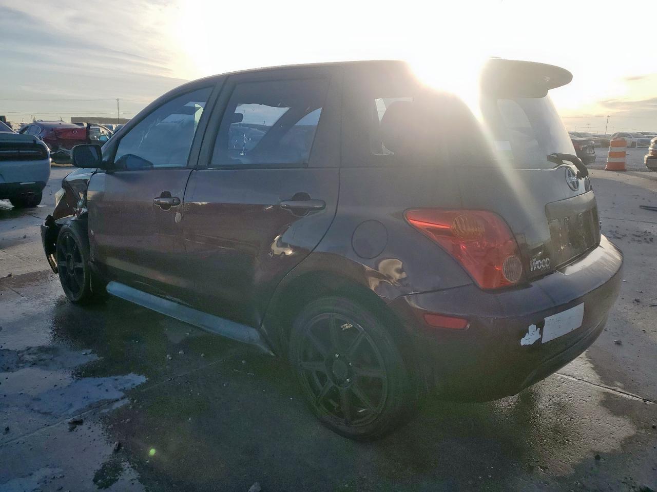 2004 TOYOTA SCION
