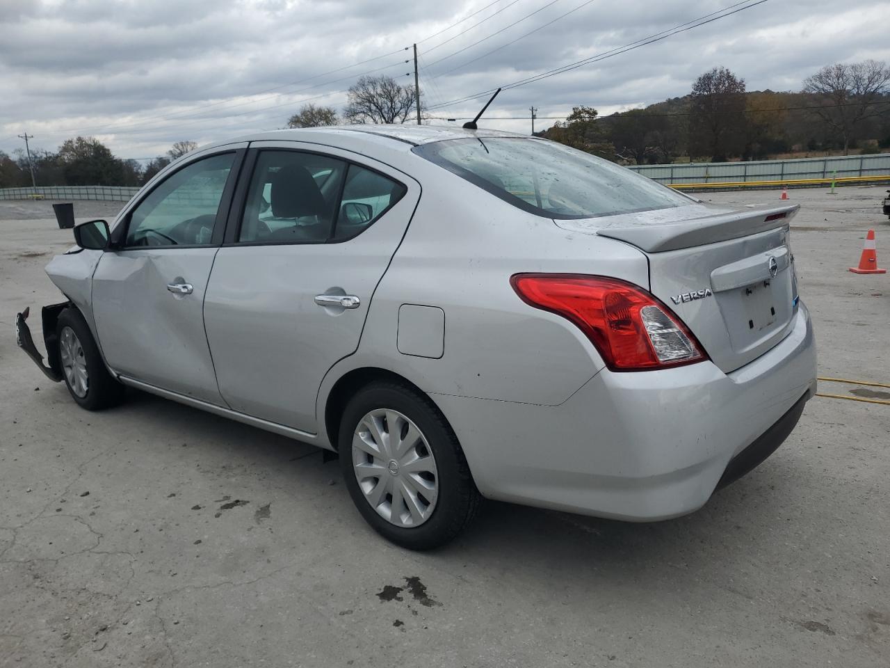 2015 NISSAN VERSA