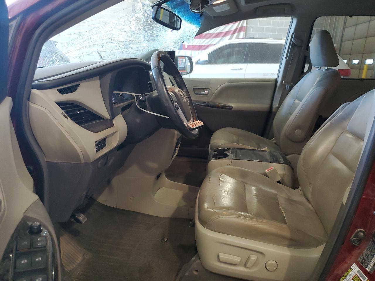2015 TOYOTA SIENNA