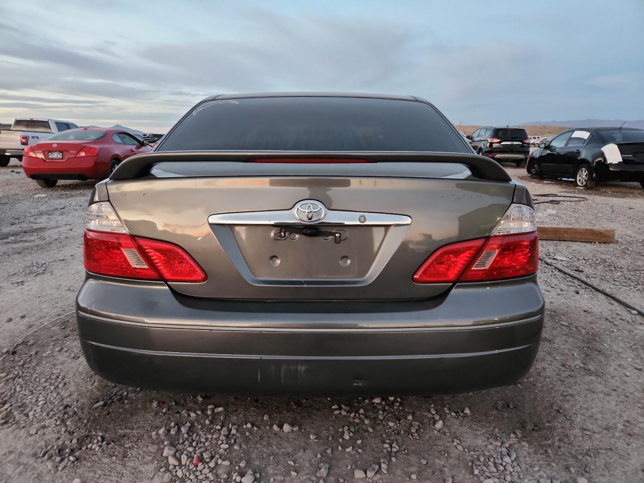2004 TOYOTA Avalon