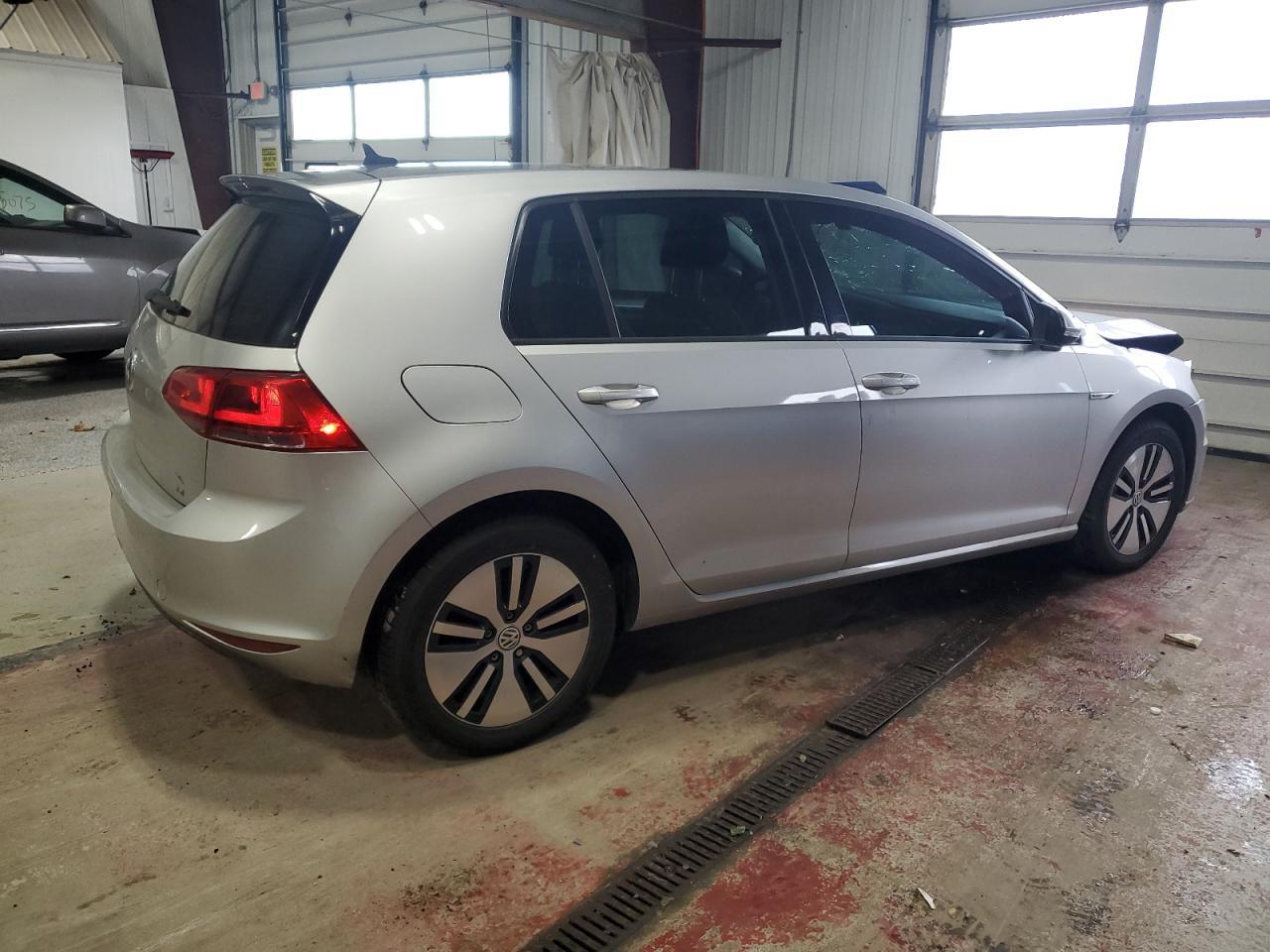 2016 VOLKSWAGEN e-Golf