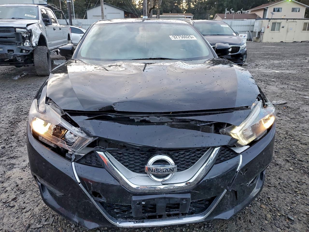 2017 NISSAN Maxima