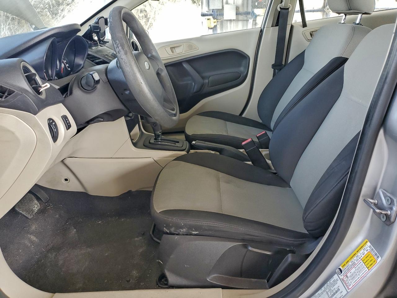 2011 FORD Fiesta