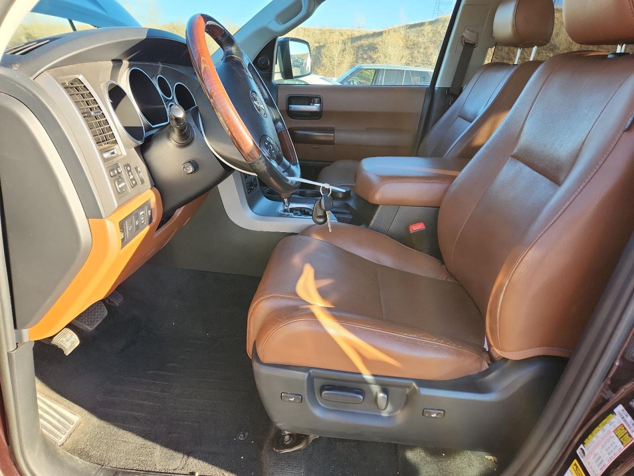 2013 TOYOTA Sequoia