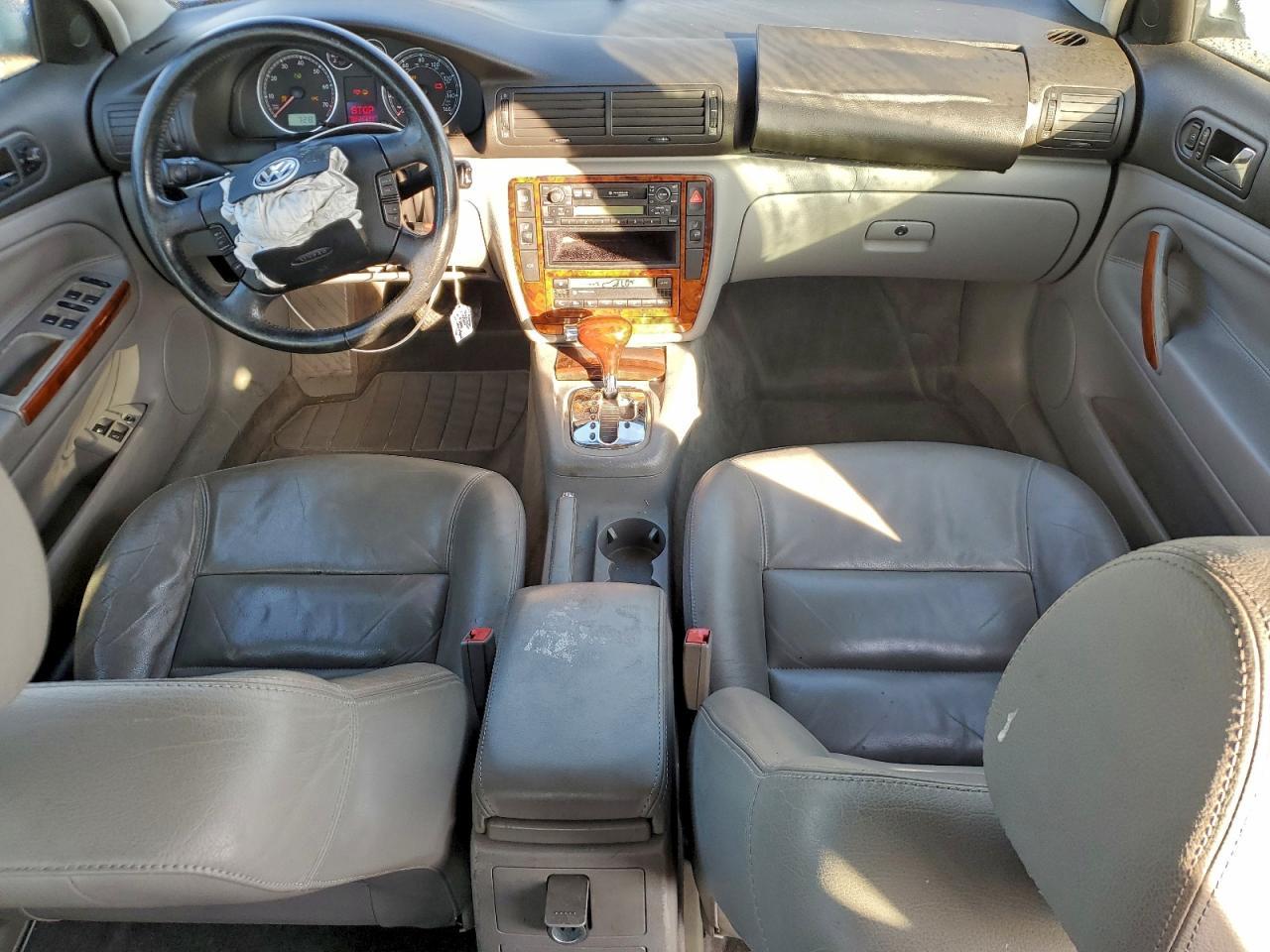 2001 VOLKSWAGEN Passat