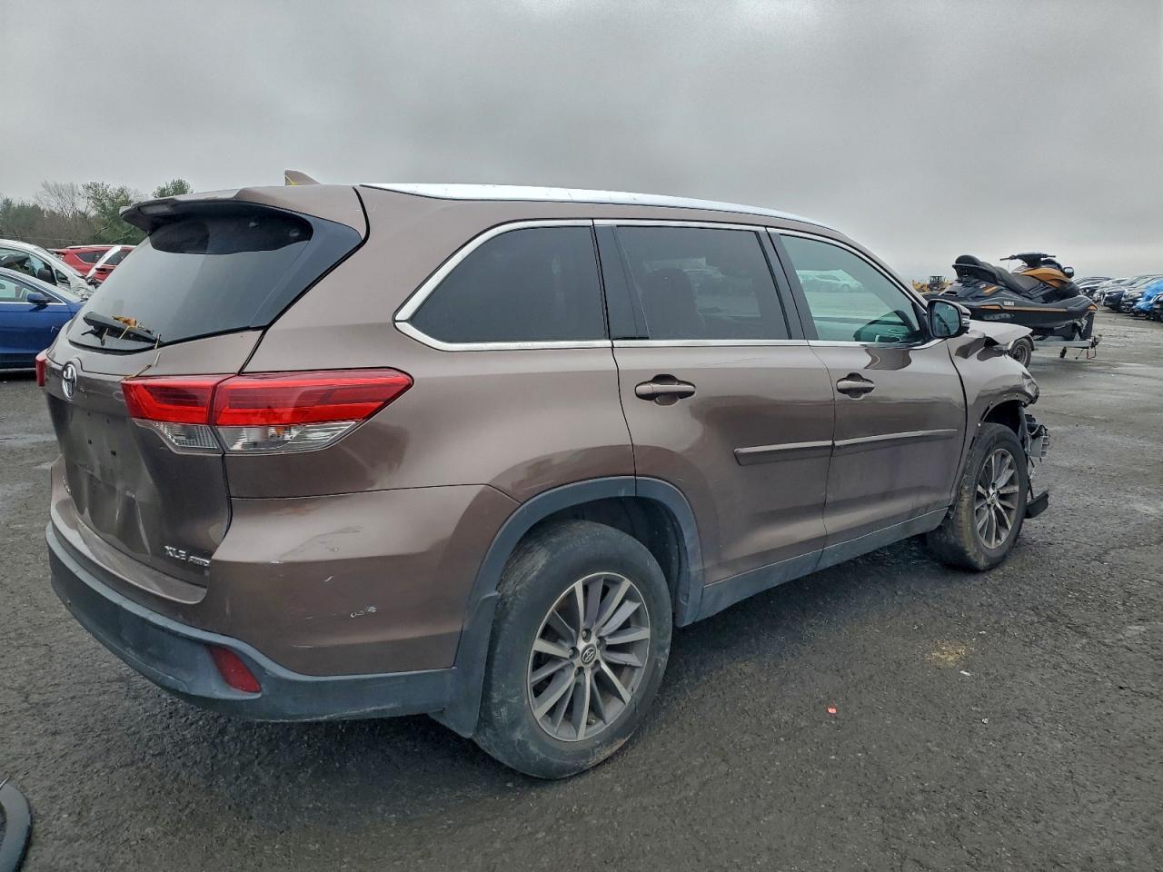2019 TOYOTA HIGHLANDER
