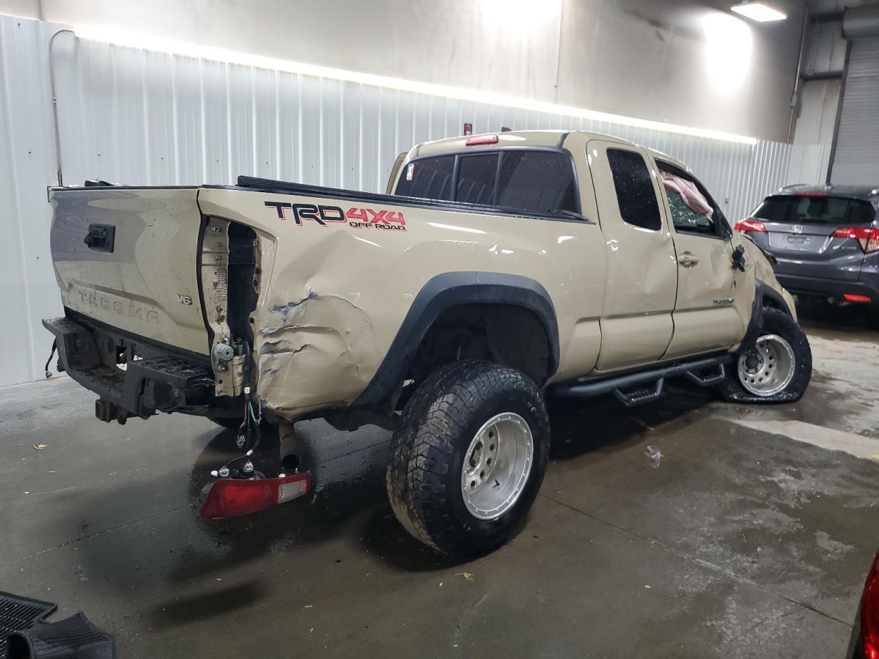 2016 TOYOTA TACOMA