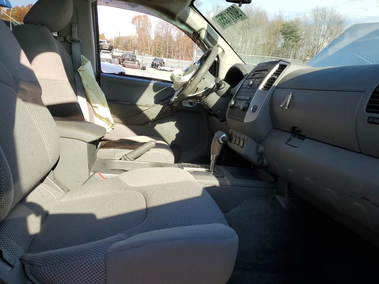 2012 NISSAN Frontier