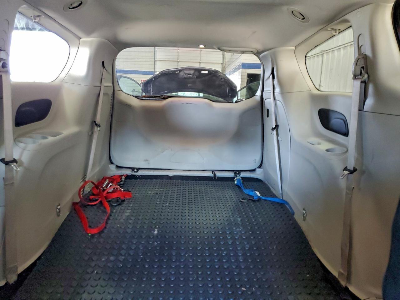 2021 CHRYSLER Voyager