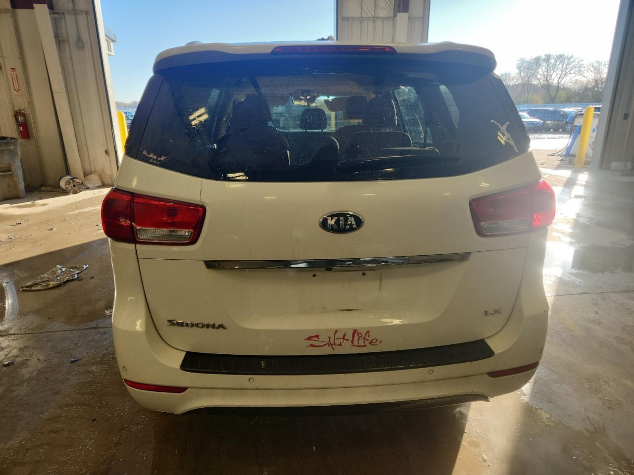 2016 KIA SEDONA