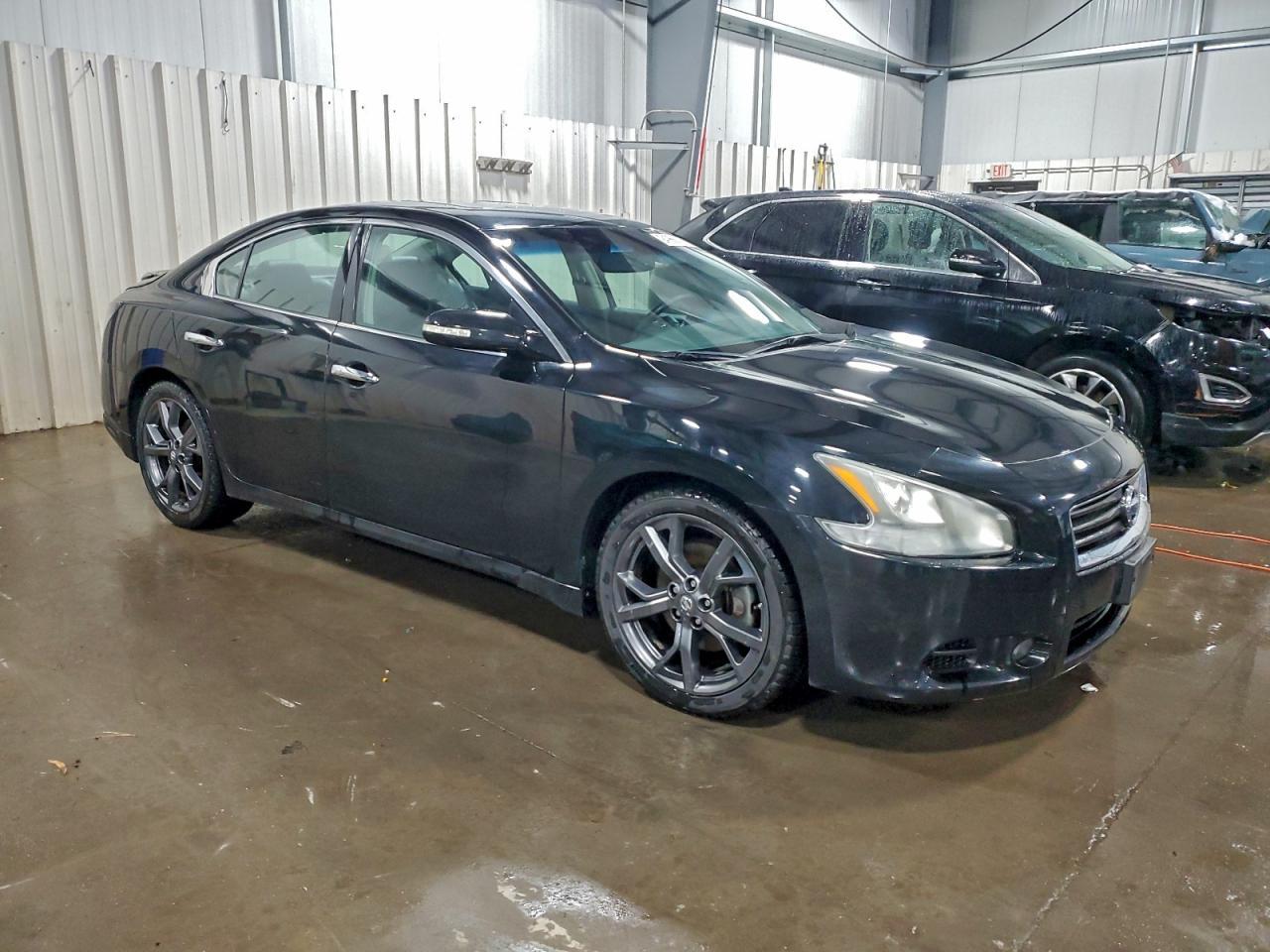 2013 NISSAN Maxima