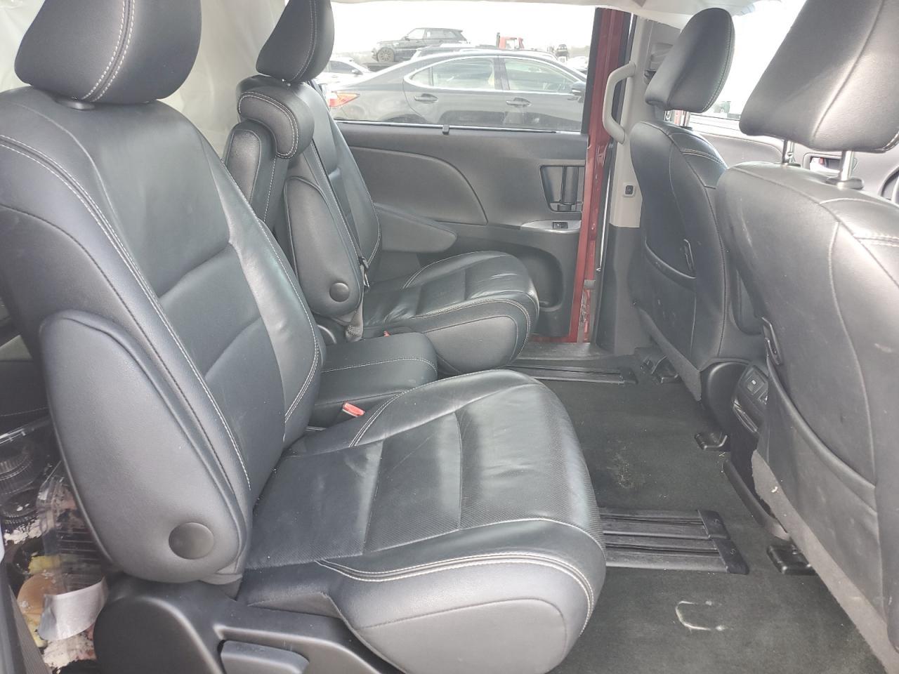 2017 TOYOTA SIENNA