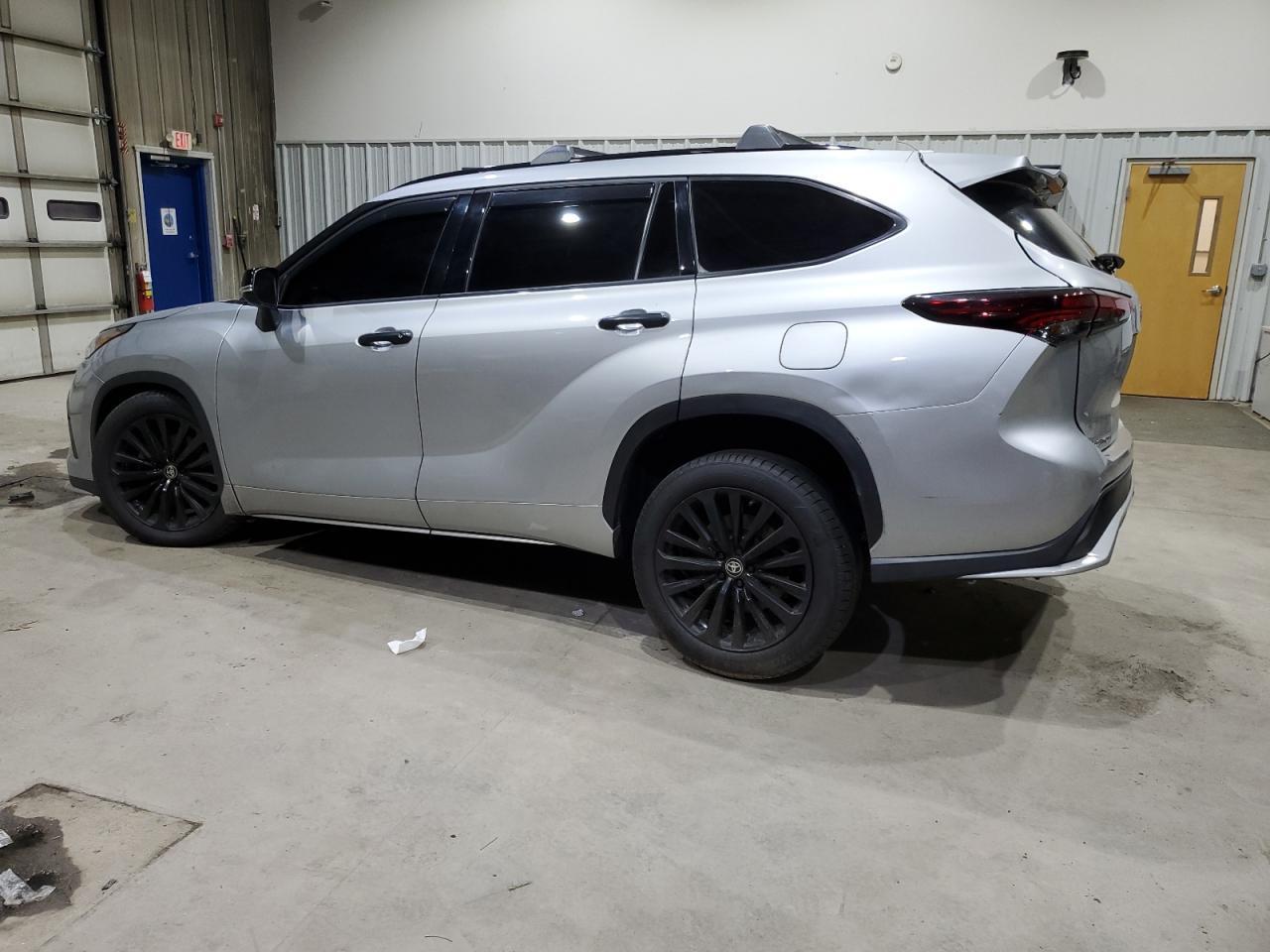 2024 TOYOTA HIGHLANDER