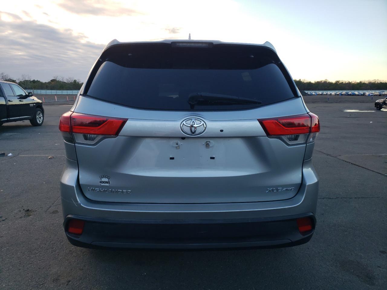 2018 TOYOTA HIGHLANDER
