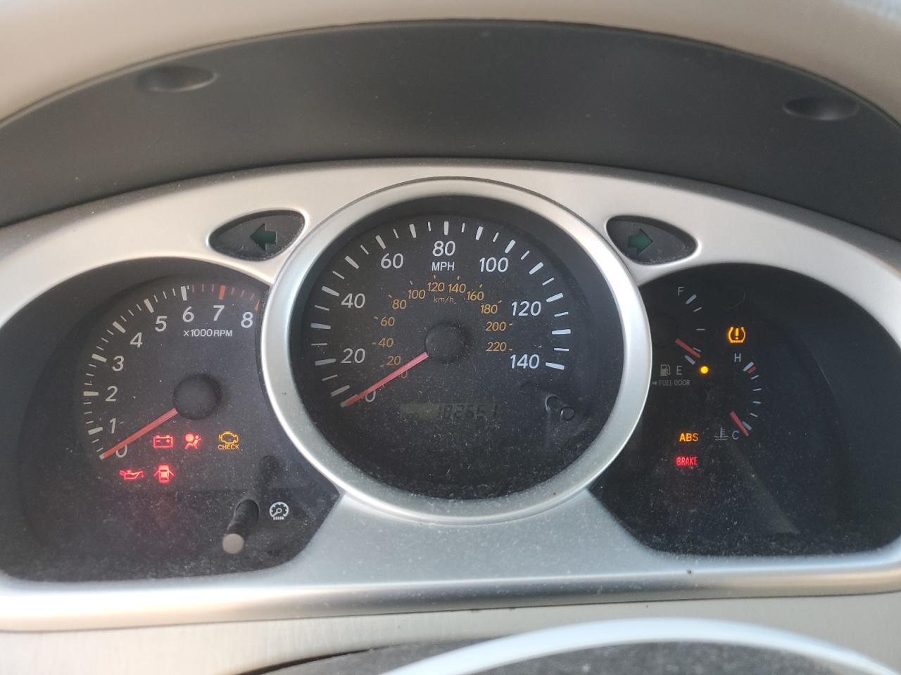2004 TOYOTA HIGHLANDER