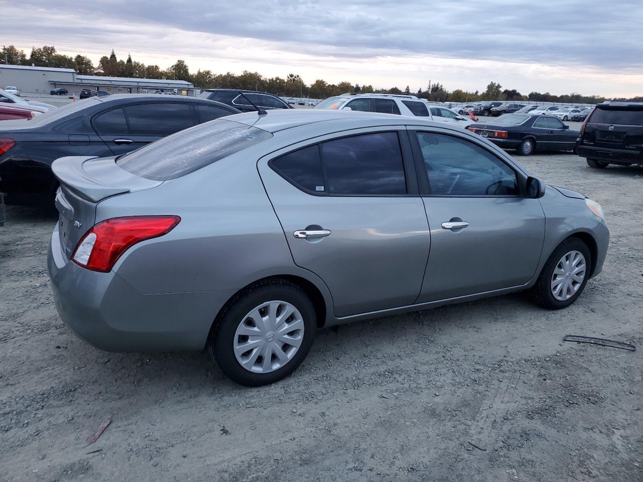 2013 NISSAN VERSA