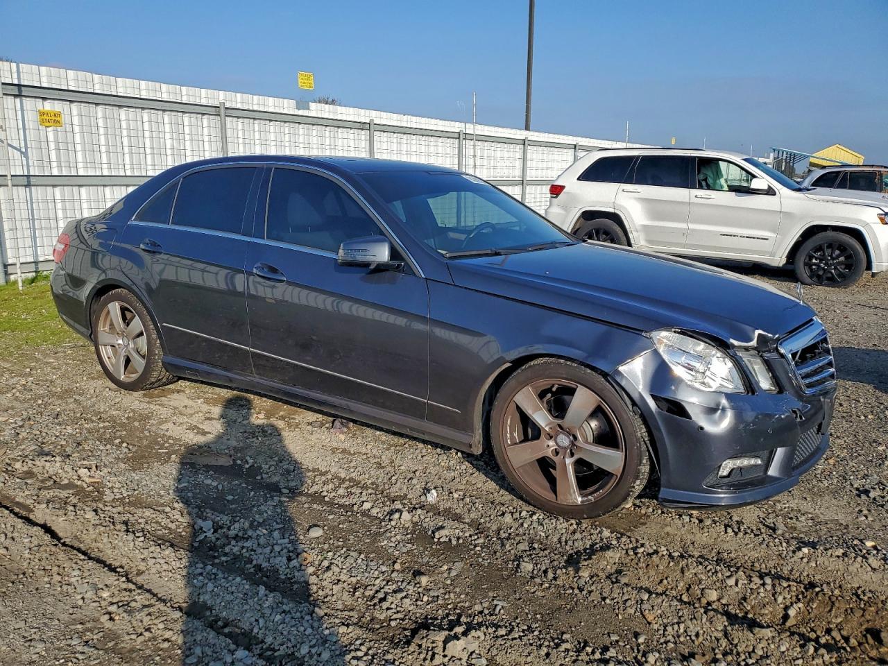 2011 MERCEDES-BENZ E-Class