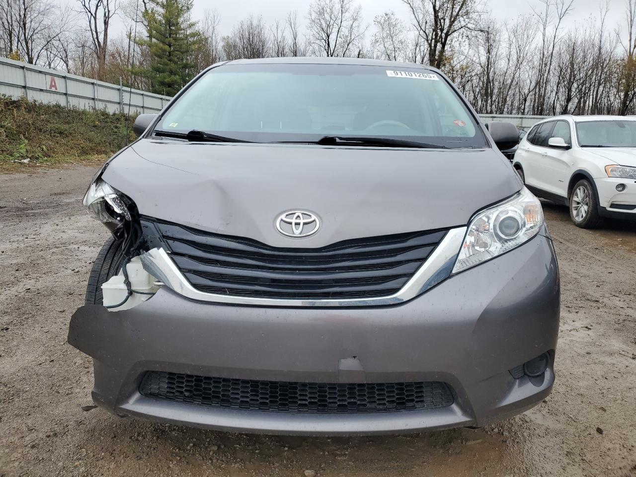 2014 TOYOTA SIENNA