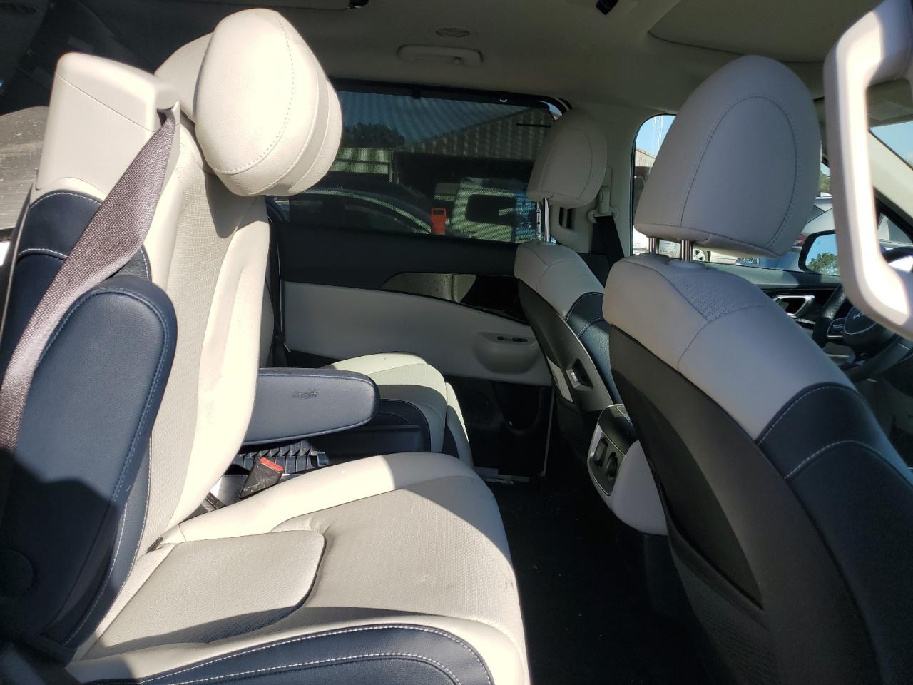 2025 KIA Carnival