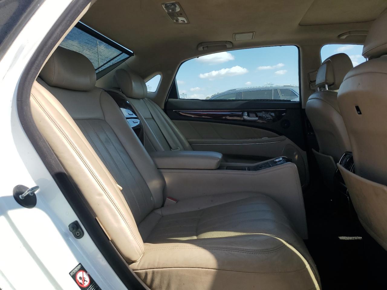 2013 HYUNDAI Equus