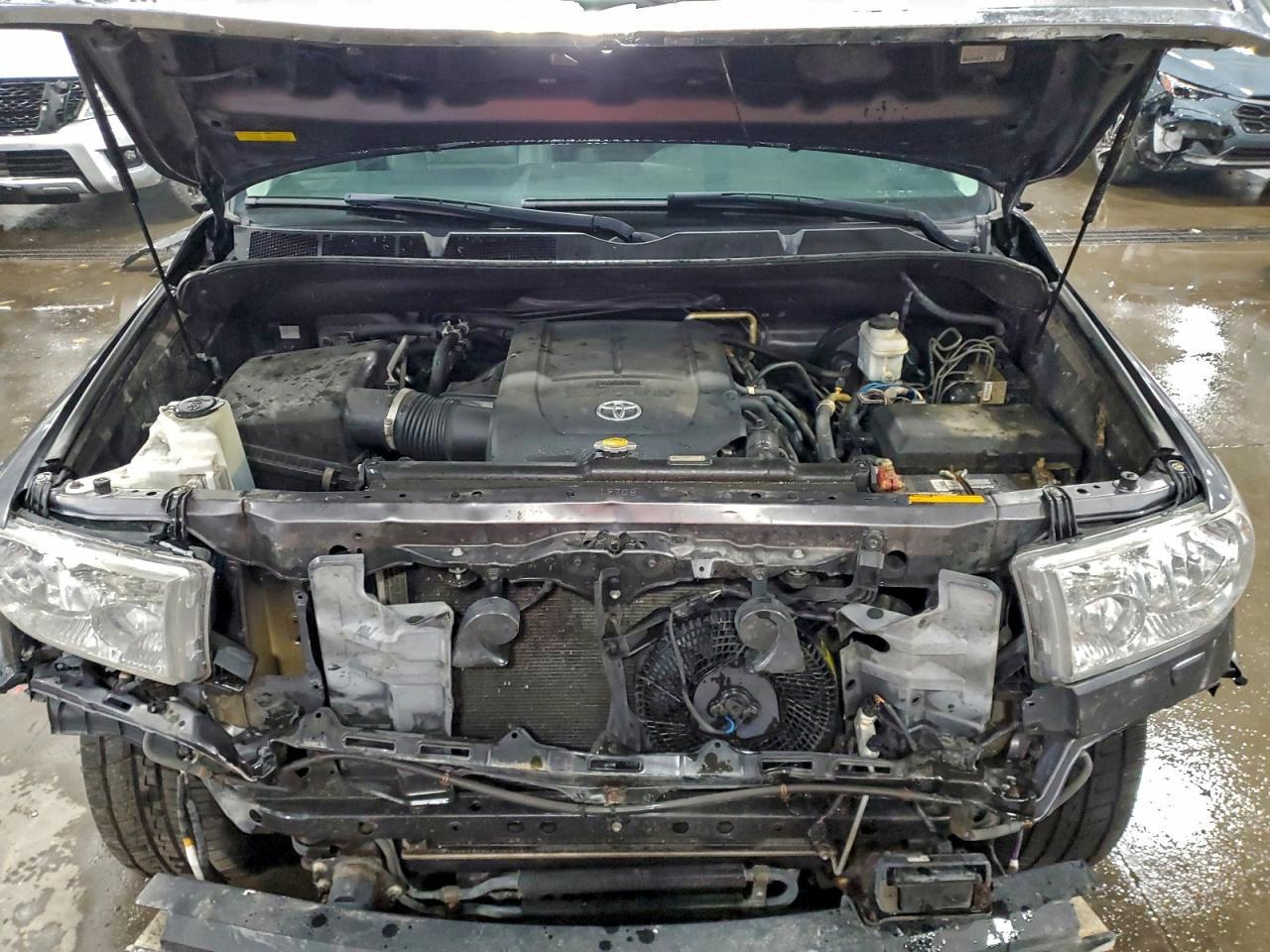 2012 TOYOTA Sequoia