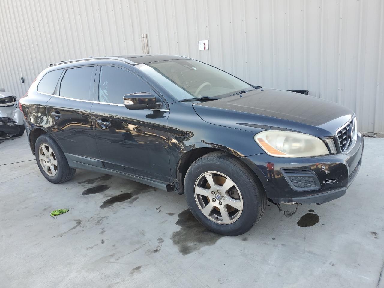 2011 VOLVO XC60