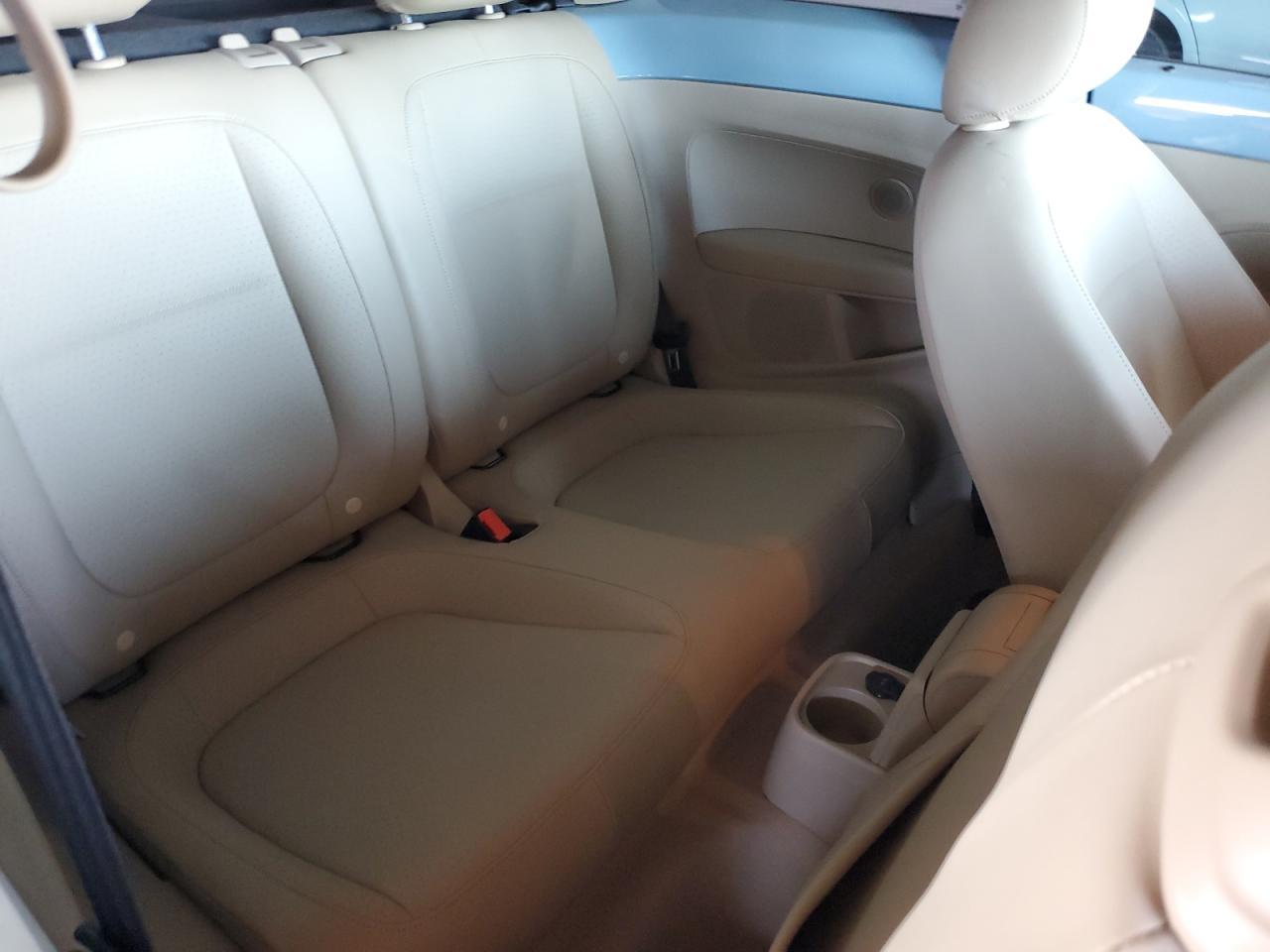 2015 VOLKSWAGEN Beetle